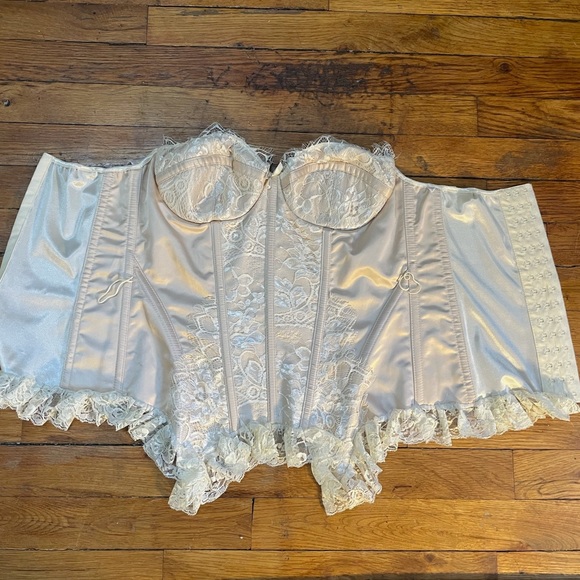 Strapless Bustier Corset - Picture 13 of 15